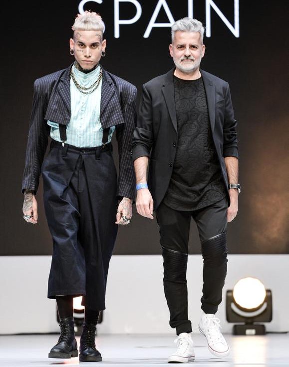 The art of La Barberia de Gràcia parades in London